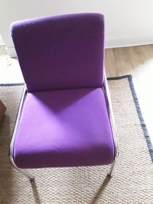 1970's Chaise en tissu violet avec pieds chromés