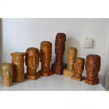Jo Schinkel - Statues en bois de bustes de visages masculins