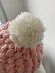 Bonnet vintage en grosse laine rose.