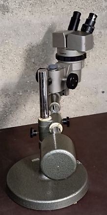 Microscope stéréoscopique Olympus VMT2F + base et bras