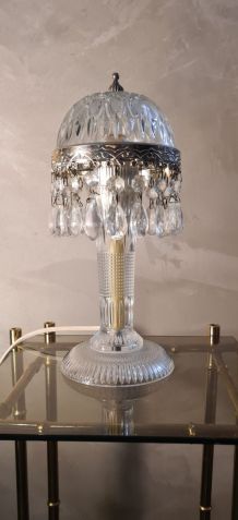 lampe de table   a pampille  27x12  , tres bon etat