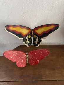 2 papillons en bois Côte d Ivoire années 80.
