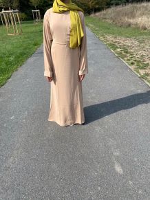 Abaya beige soie de medine