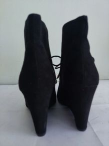 166C* ZARA - jolis boots noirs à lacet (41)