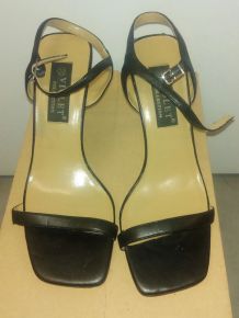 257* magnifiques sandales noires en cuir (p38)