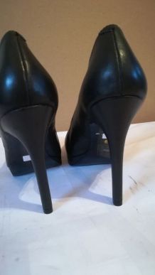 922A* 3 Suisses - sexy escarpins noirs cuir high heels (39)