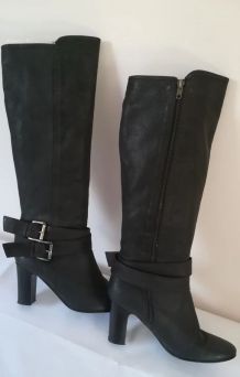 766A* très jolies bottes noires cuir (38)