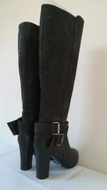 766A* très jolies bottes noires cuir (38)