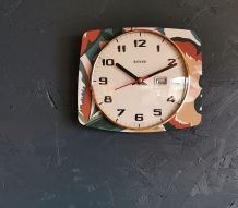 Horloge vintage pendule murale silencieuse "Bayard vert"