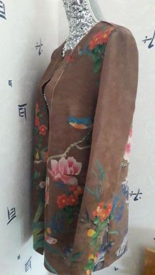 Magnifique longue veste mi-saison fleurie en suédine