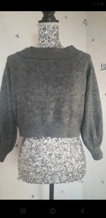 Magnifique pull court gris oversize très doux 12% de laine