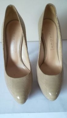 573B* sexy escarpins beiges high heels tout cuir Casadei (38