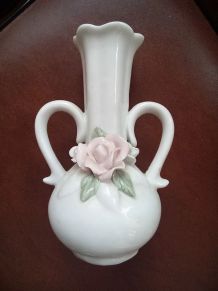 Soliflore porcelaine - Décor floral en relief 