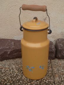 broc ancien  tole  emaillée