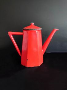 cafetière ancienne en tôle émaillée