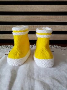 Chaussons bottes de pluie JAUNE VIF laine layette , 3 à 6 ms