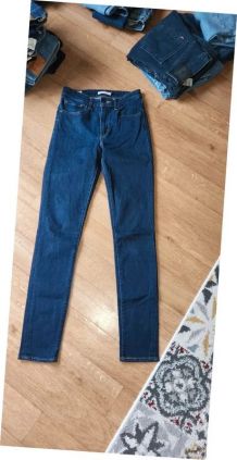 Levi's 710 super skinny W28L30