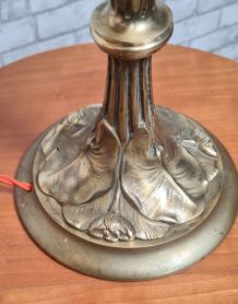 grande lampe bronze massif art nouveau  1900 ,abat jour tiff
