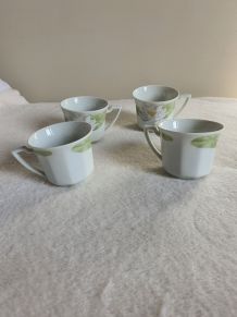 4 tasses porcelaine 