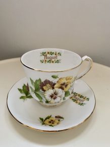 Tasse en porcelaine anglaise