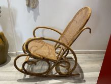 Rocking chair en rotin et cannage