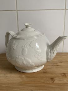 Théière  vintage Burleigh Davenport en porcelaine blanche