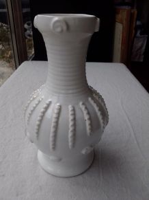 Vase ancien blanc faience Malicorne 