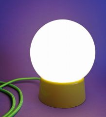 Lampe salon chevet bureau vintage opaline blanche "Jaune"