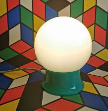 Lampe salon chevet bureau vintage opaline blanche "Vert"