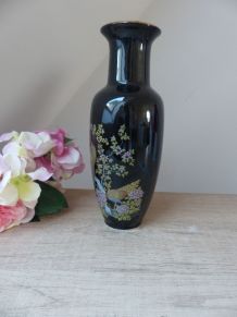 Ancien Vase Noir Décor Fleurs et Paon en Céramique Fabriqué 