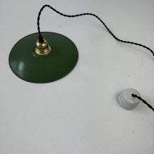 ANCIENNE SUSPENSION EMAILLEE VERTE 24 CM INDUSTRIEL