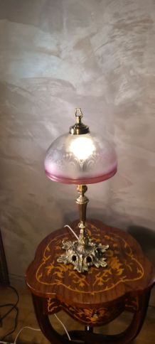   lampe bronze et  abat jour  verre teinté &amp; gravé à l'acide