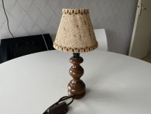 Lampe de chevet en bois