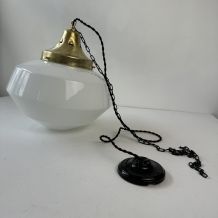 SUSPENSION ANCIENNE  EN OPALINE XXL 34 CM ART-DECO 