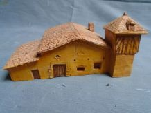 Maison pigeonnier en terre cuite patinée ,pièce unique