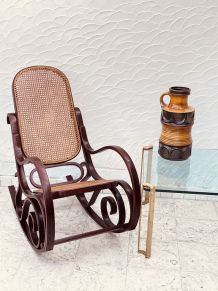 Fauteuil à bascule en bois