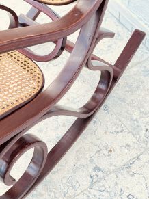 Fauteuil à bascule en bois