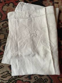 Taie d oreiller monogrammee années 1930.