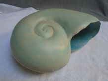 Coquillage Nautilus en céramique peinte, pièce unique