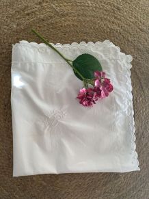 Taie d oreiller de trousseau en coton monogramme CB.