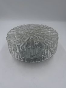 Plafonnier en verre moulé avec relief