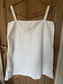 Chemise en coton blanc brodé et monogramme annees 30.