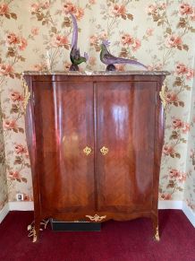 Meuble style Louis XV