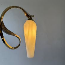 ANCIENNE APPLIQUE VINTAGE EN OPALINE VINTAGE