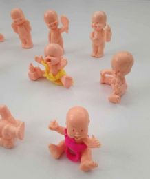 Figurines Babies années 90