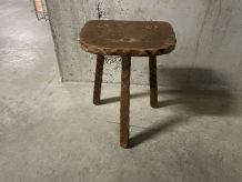 Tabouret en bois tripode