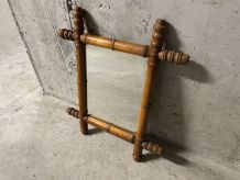 Miroir en bois faux-bambou