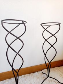 Paire de porte plantes en fer forgé torsadé 