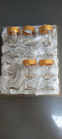 Coffret 5 verres liqueur sur pieds 