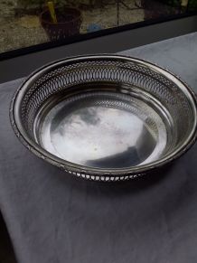 Corbeille en métal argenté ajouree